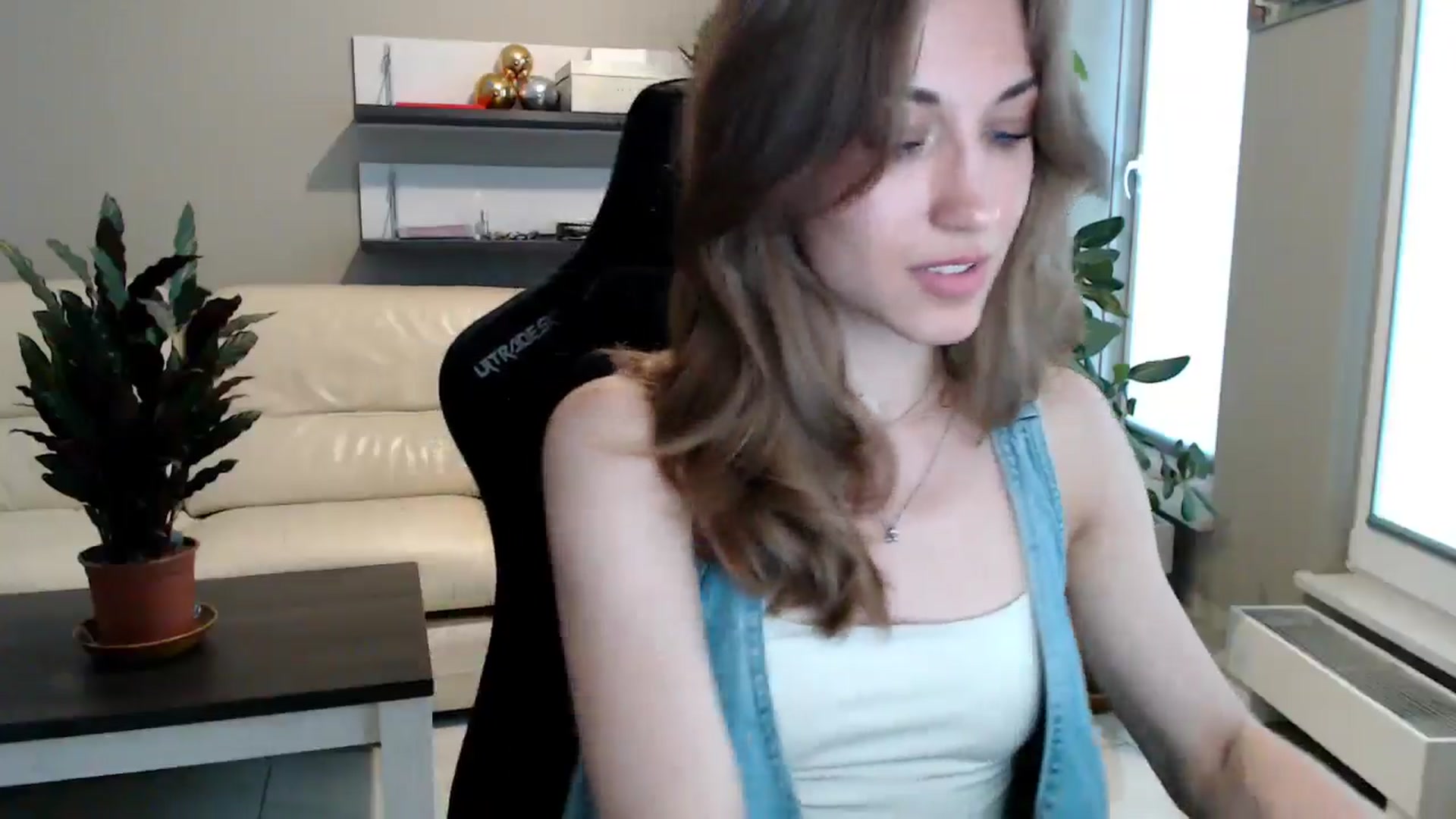 Gallery image thumbnail from GalaxyAnisia's myfreecams stream on, 06/02/2025, 18:07 image 7 of 20