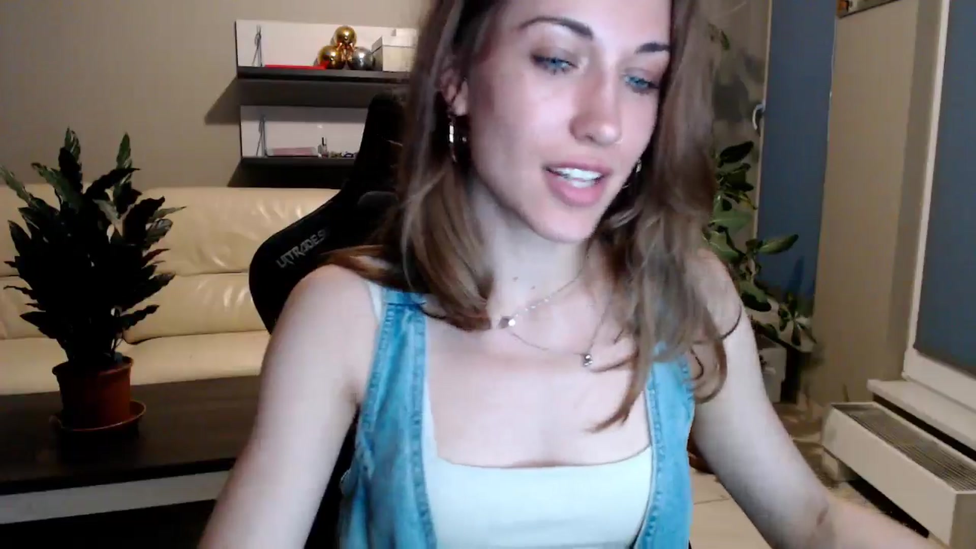 Gallery image thumbnail from GalaxyAnisia's myfreecams stream on, 06/02/2025, 19:30 image 11 of 20