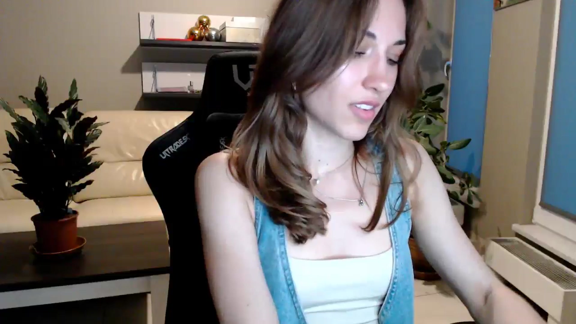 Gallery image thumbnail from GalaxyAnisia's myfreecams stream on, 06/02/2025, 19:30 image 6 of 20