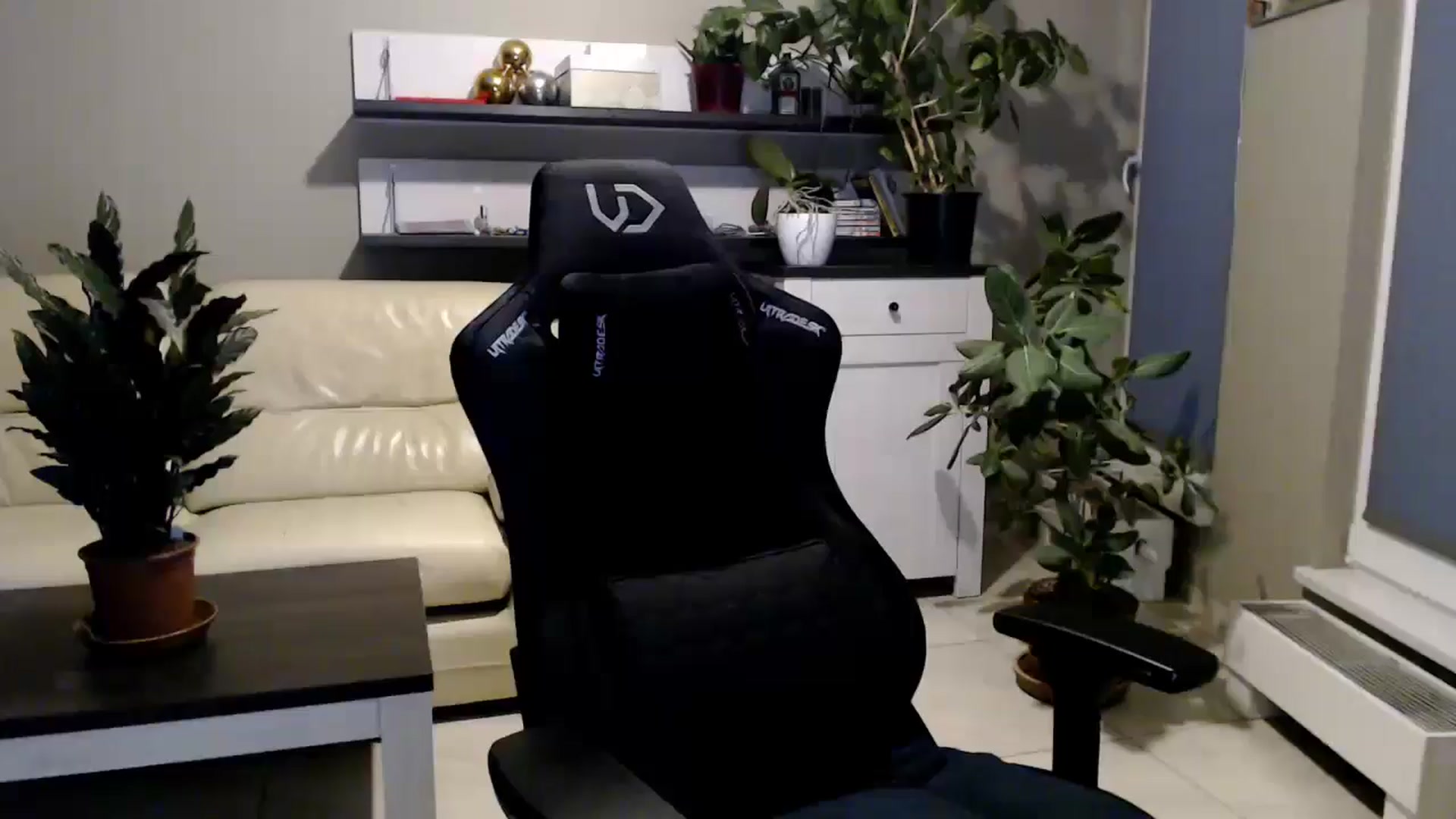 Gallery image thumbnail from GalaxyAnisia's myfreecams stream on, 06/02/2025, 19:30 image 12 of 20