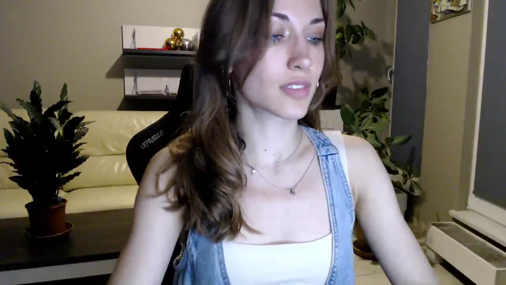 Gallery image thumbnail from GalaxyAnisia's myfreecams stream on, 06/02/2025, 19:30 image 17 of 20