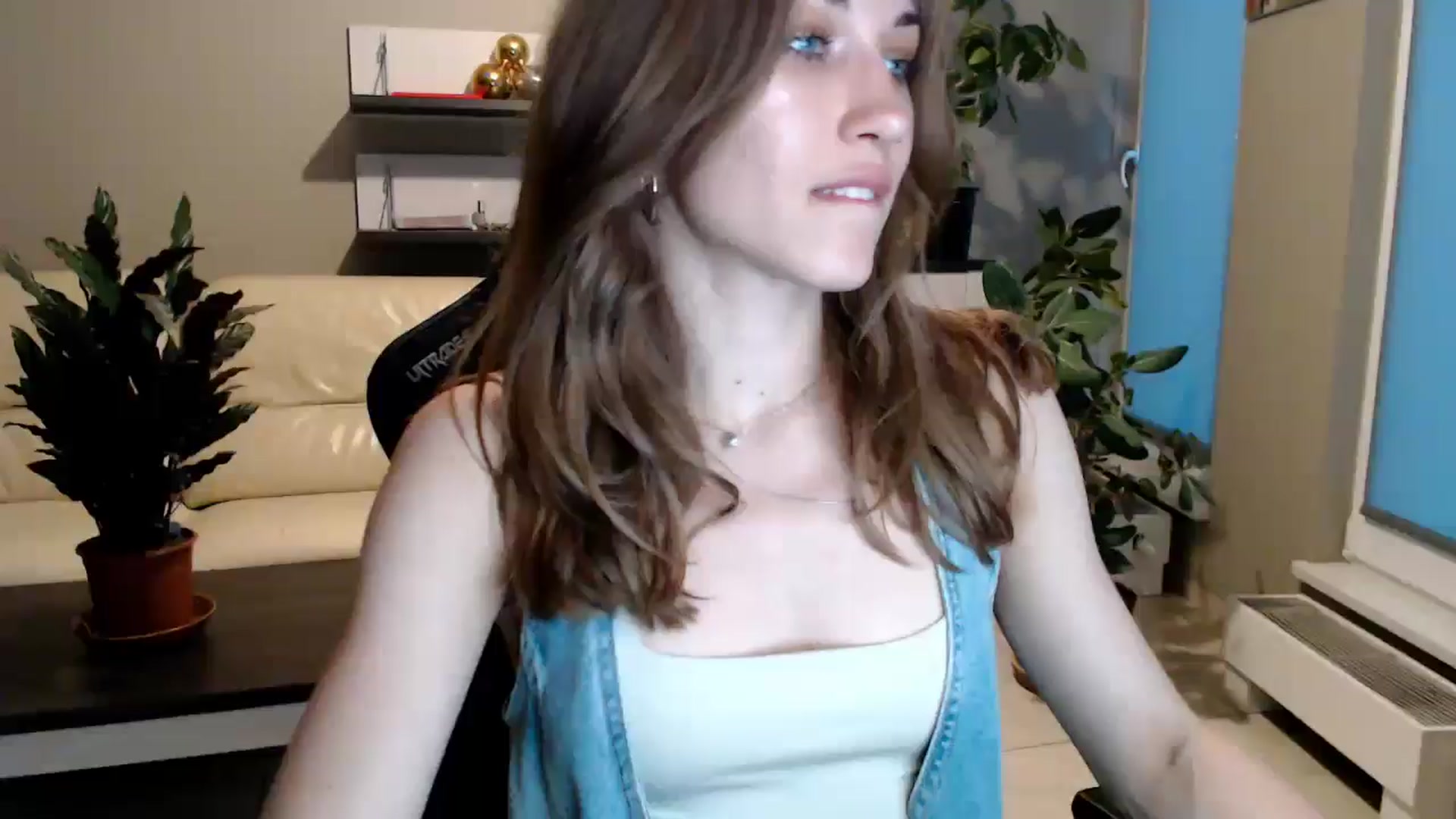 Gallery image thumbnail from GalaxyAnisia's myfreecams stream on, 06/02/2025, 19:30 image 1 of 20