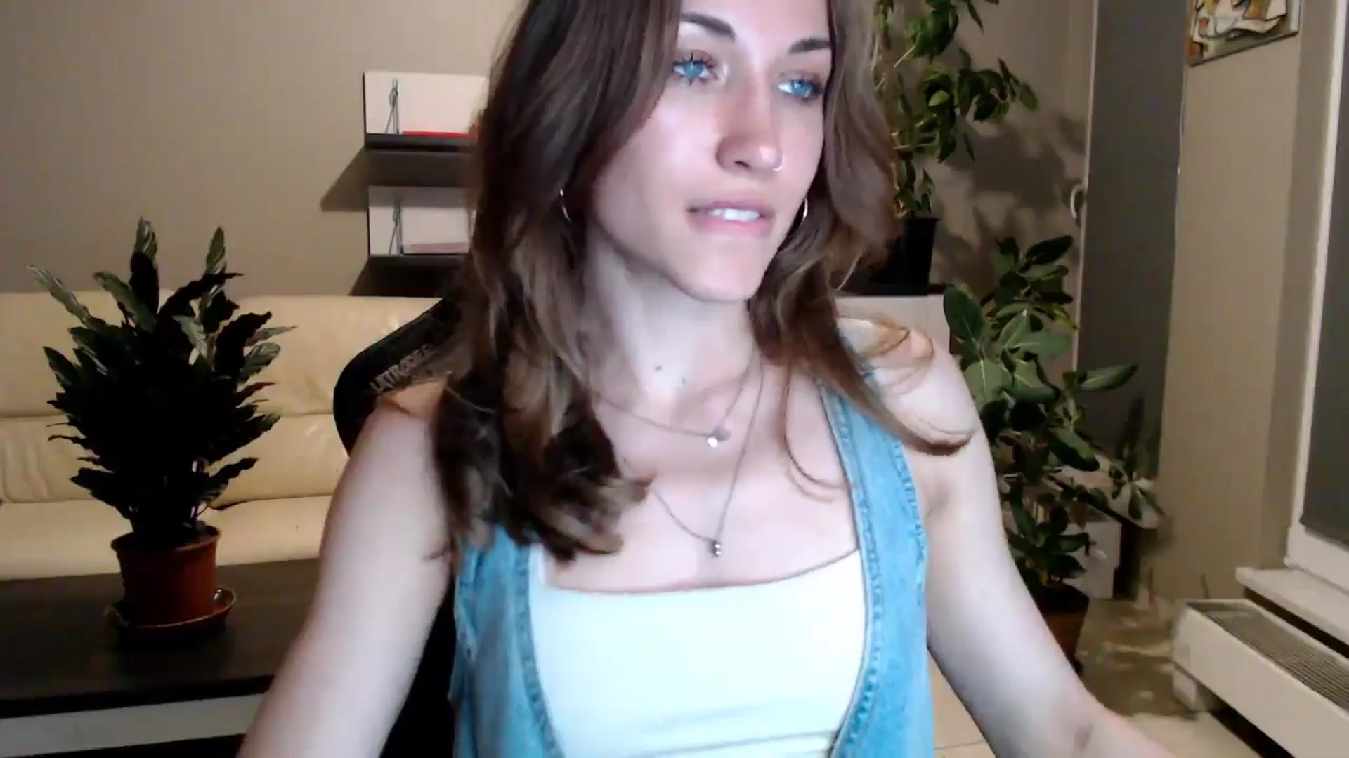 Gallery image thumbnail from GalaxyAnisia's myfreecams stream on, 06/02/2025, 21:25 image 18 of 20