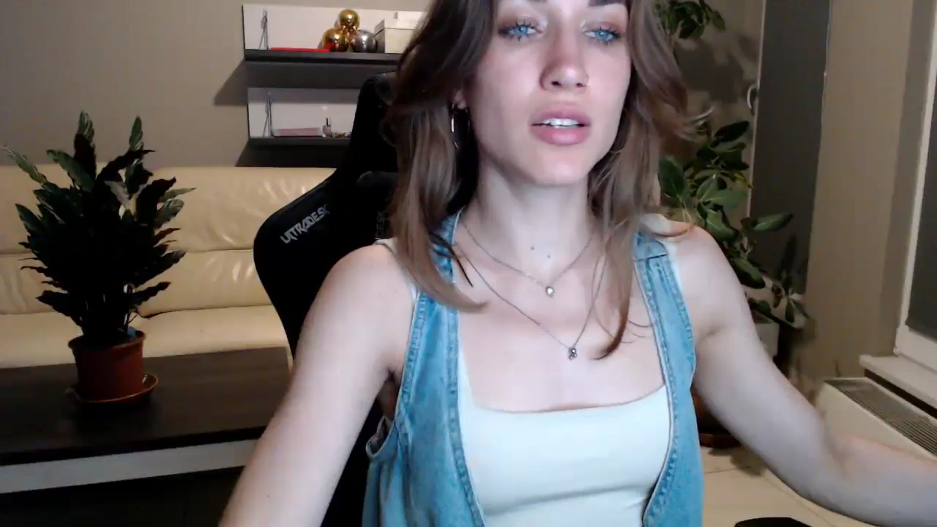 Gallery image thumbnail from GalaxyAnisia's myfreecams stream on, 06/02/2025, 21:25 image 4 of 20