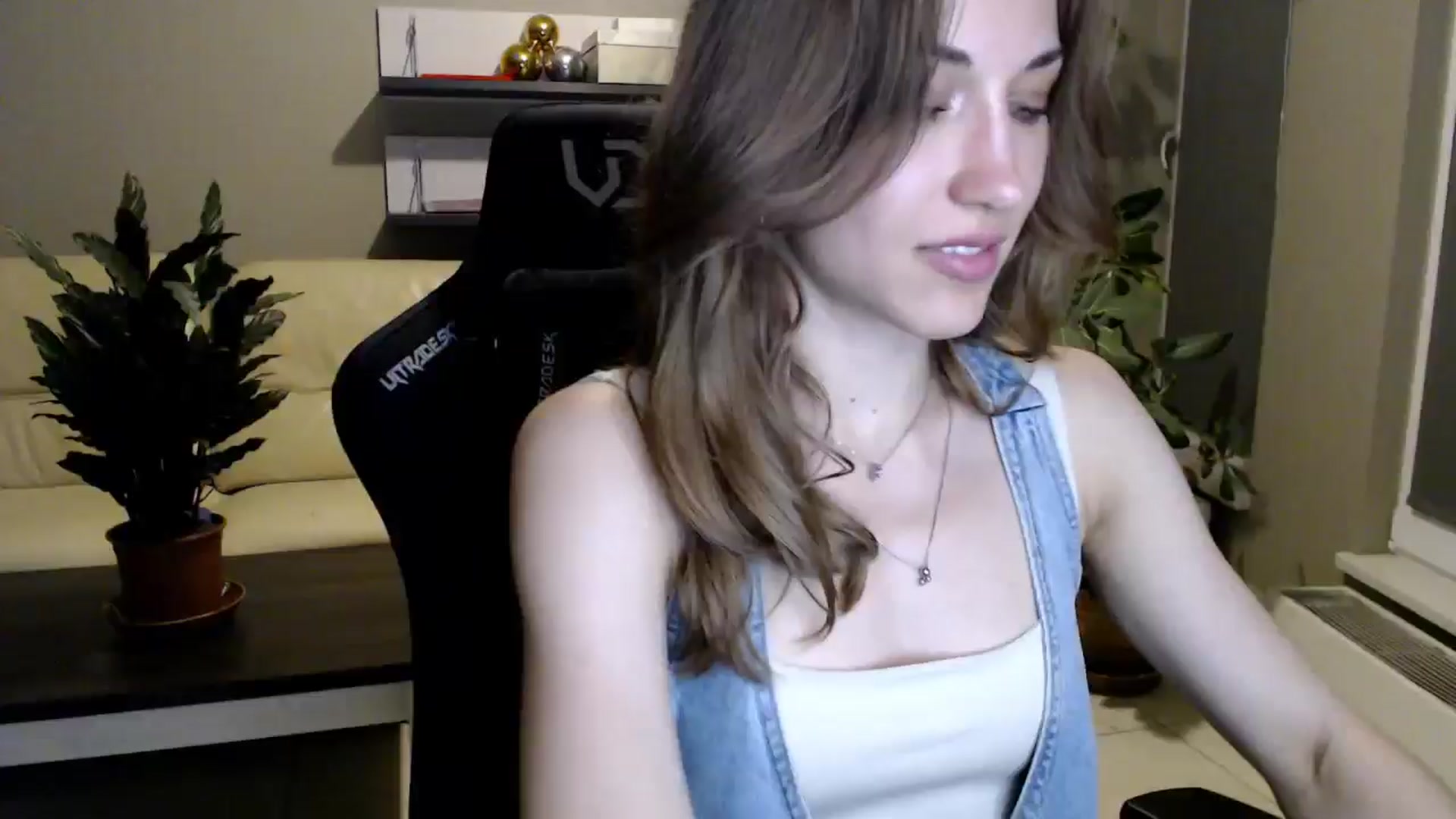 Gallery image thumbnail from GalaxyAnisia's myfreecams stream on, 06/02/2025, 21:25 image 1 of 20