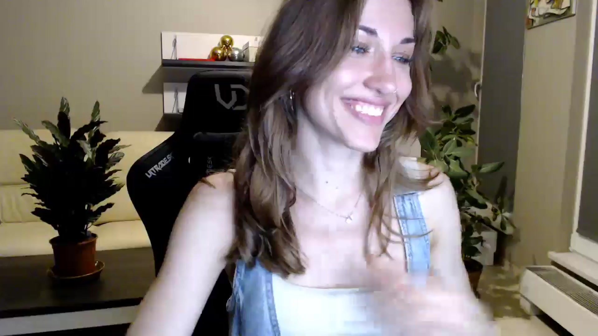 Gallery image thumbnail from GalaxyAnisia's myfreecams stream on, 06/02/2025, 21:25 image 19 of 20
