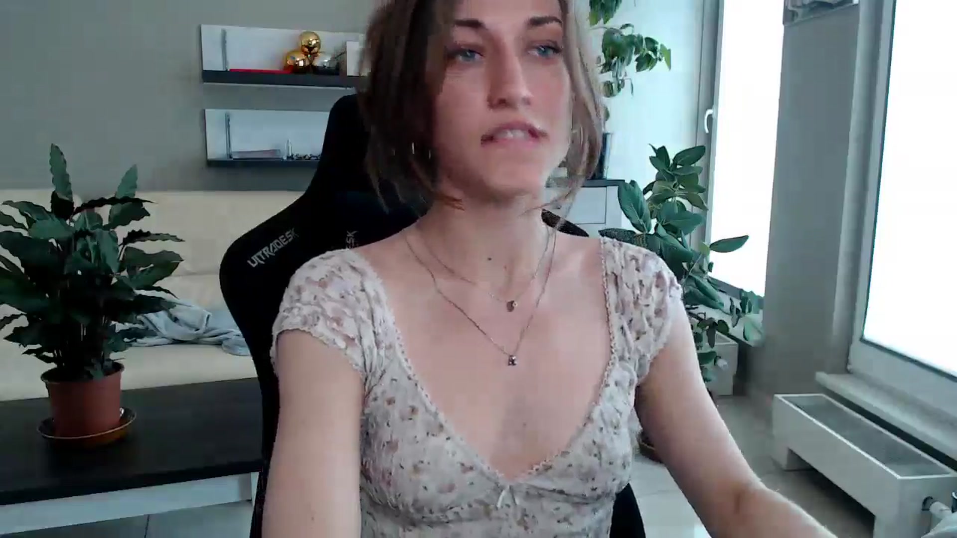 Gallery image thumbnail from GalaxyAnisia's myfreecams stream on, 06/04/2025, 10:56 image 12 of 20