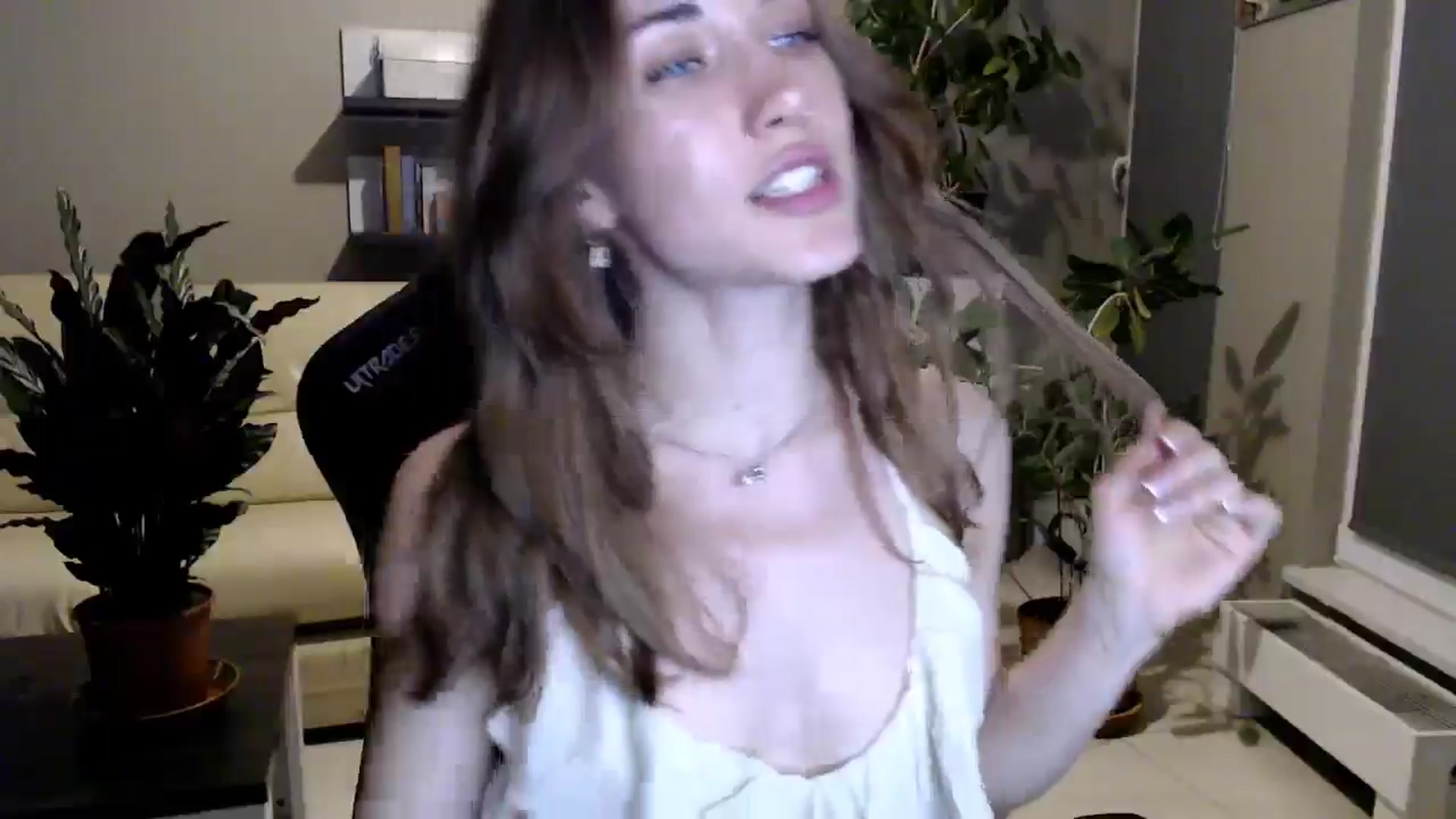 Gallery image thumbnail from GalaxyAnisia's myfreecams stream on, 06/05/2025, 21:26 image 11 of 20