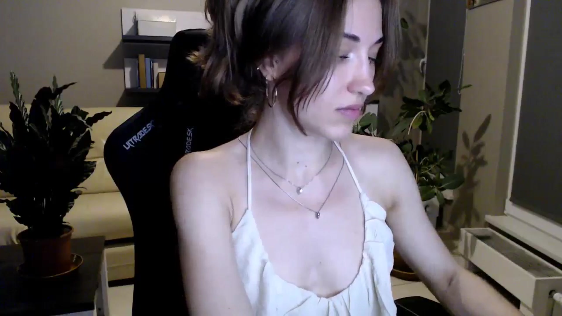 Gallery image thumbnail from GalaxyAnisia's myfreecams stream on, 06/05/2025, 21:26 image 2 of 20