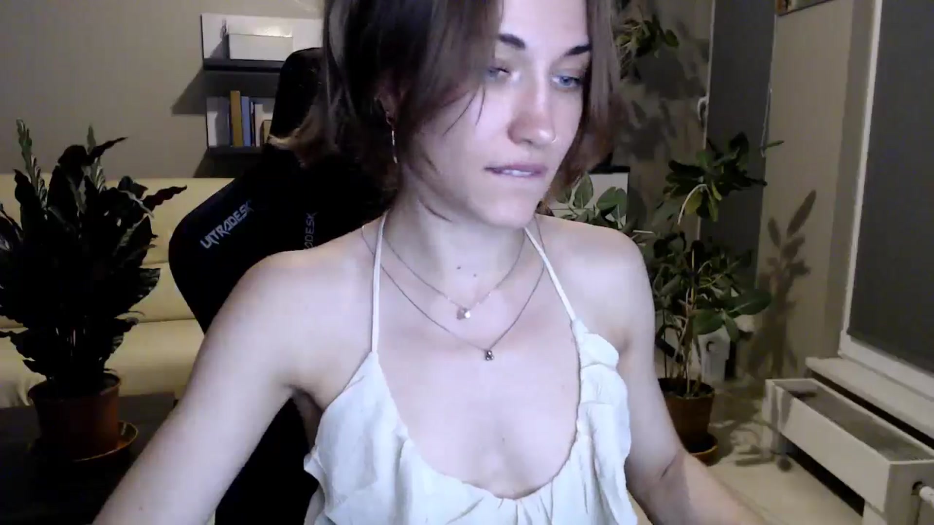 Gallery image thumbnail from GalaxyAnisia's myfreecams stream on, 06/05/2025, 21:26 image 4 of 20
