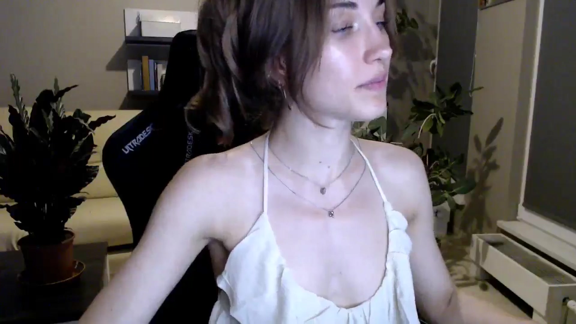 Gallery image thumbnail from GalaxyAnisia's myfreecams stream on, 06/05/2025, 21:26 image 6 of 20