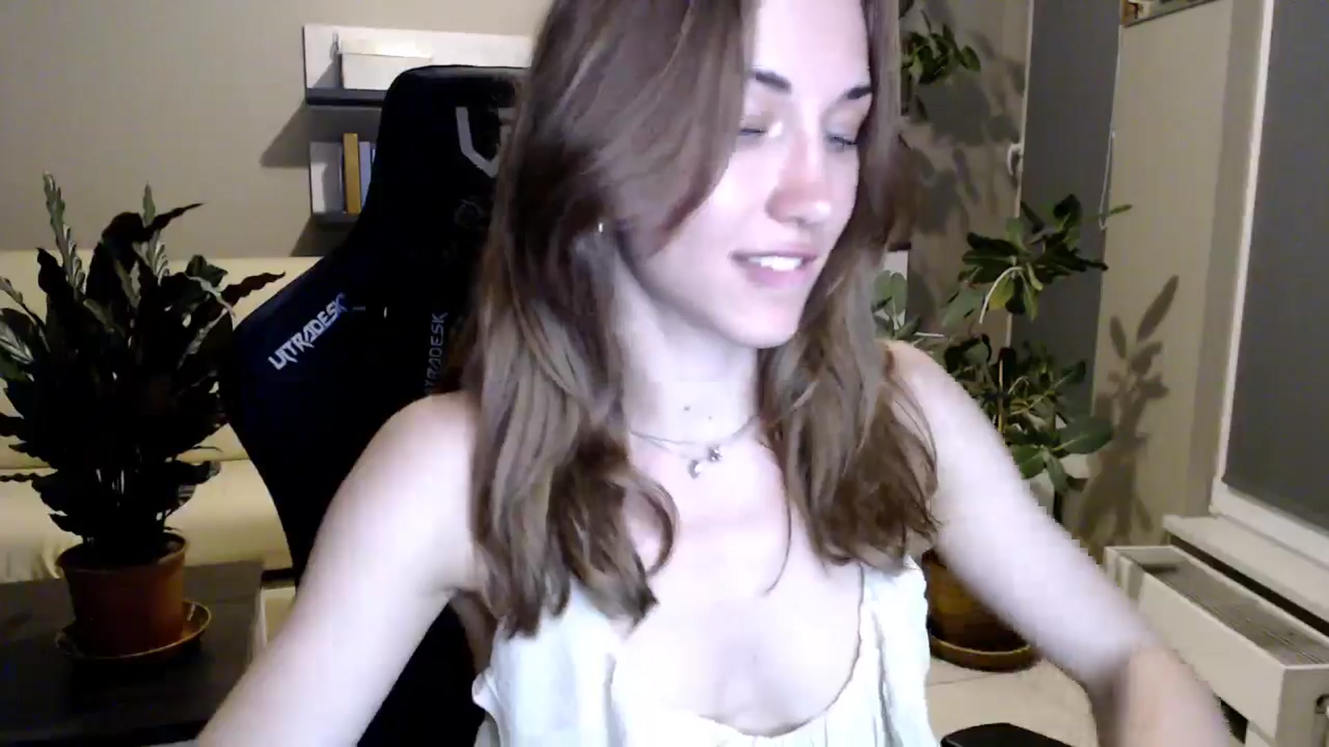 Gallery image thumbnail from GalaxyAnisia's myfreecams stream on, 06/05/2025, 21:26 image 16 of 20
