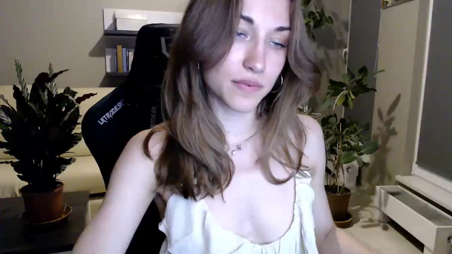 Gallery image thumbnail from GalaxyAnisia's myfreecams stream on, 06/05/2025, 21:26 image 19 of 20