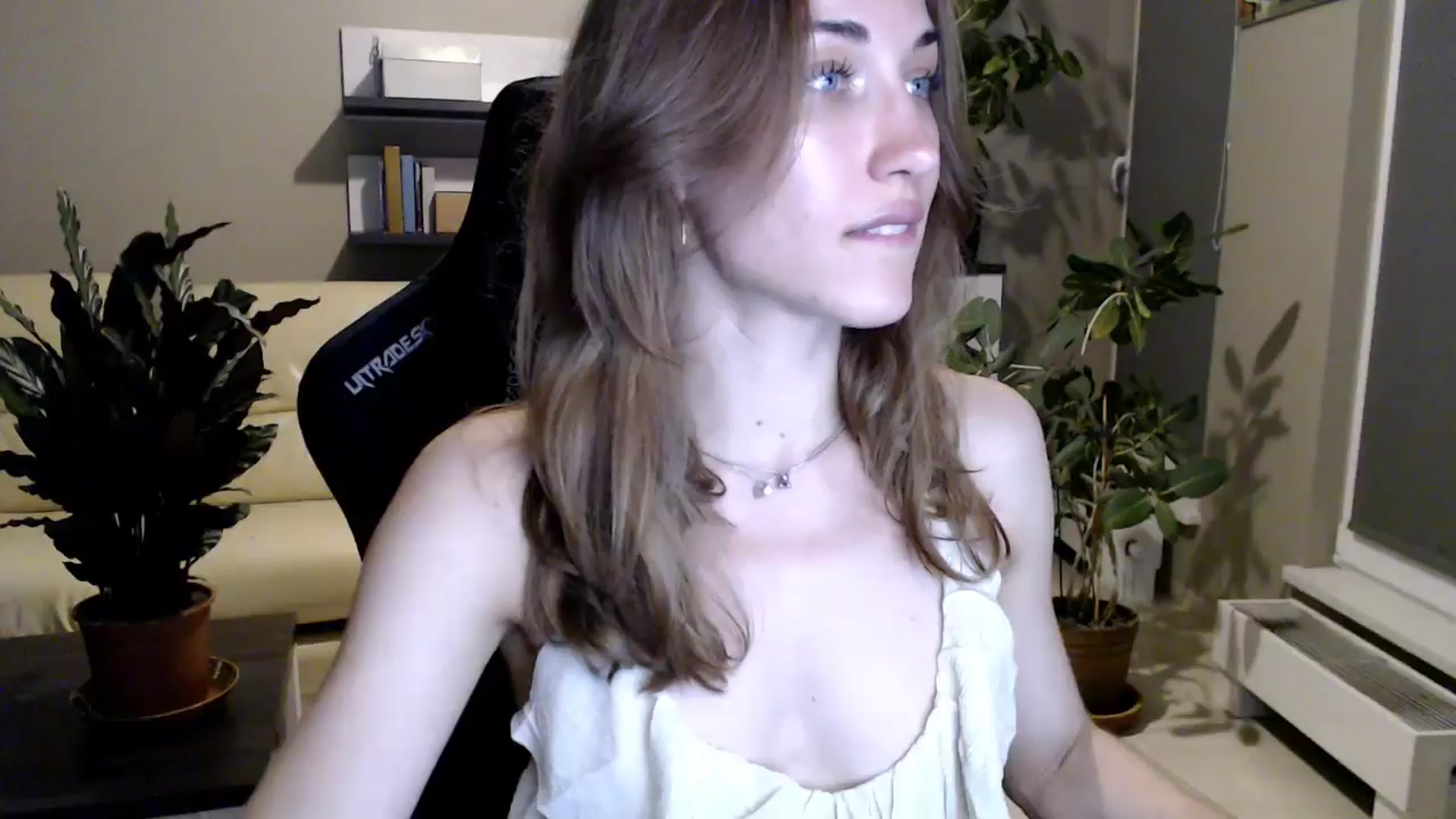 Gallery image thumbnail from GalaxyAnisia's myfreecams stream on, 06/05/2025, 21:26 image 15 of 20
