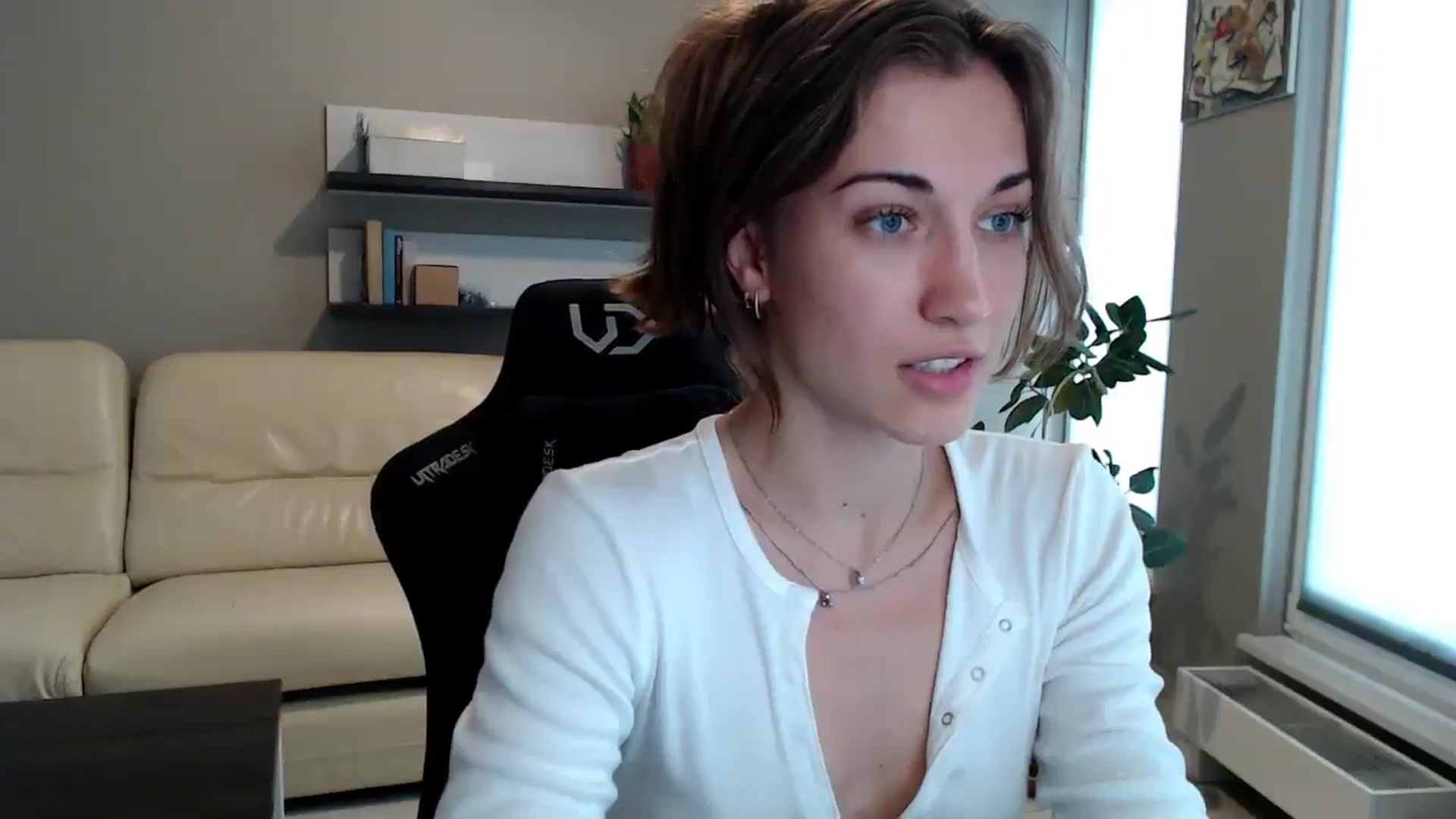 Gallery image thumbnail from GalaxyAnisia's myfreecams stream on, 06/07/2025, 15:45 image 10 of 20