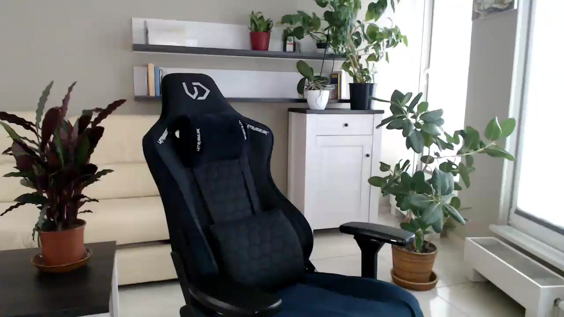Gallery image thumbnail from GalaxyAnisia's myfreecams stream on, 06/10/2025, 16:08 image 11 of 20