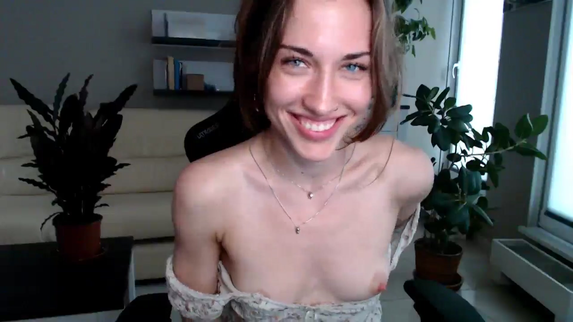 Gallery image thumbnail from GalaxyAnisia's myfreecams stream on, 06/10/2025, 16:54 image 3 of 20