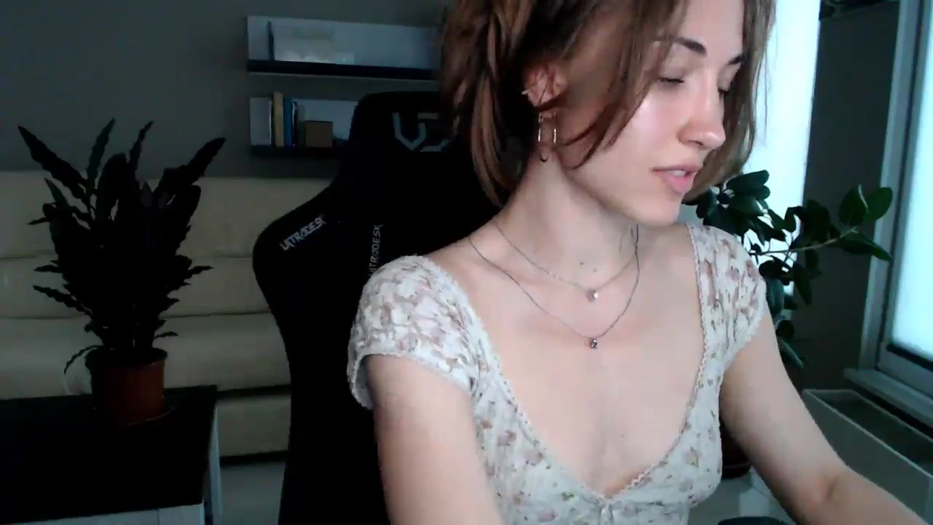 Gallery image thumbnail from GalaxyAnisia's myfreecams stream on, 06/10/2025, 16:54 image 7 of 20