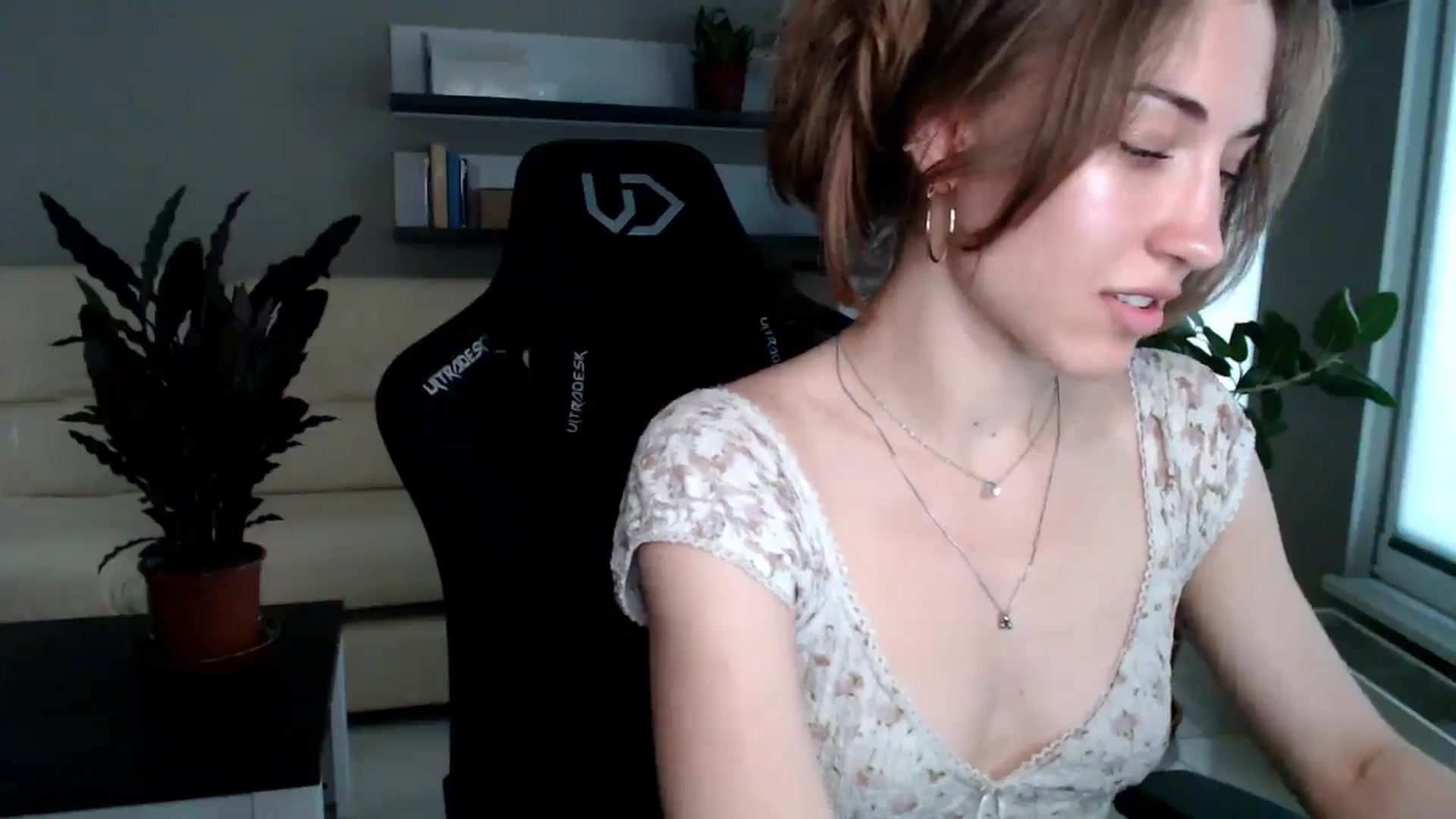 Gallery image thumbnail from GalaxyAnisia's myfreecams stream on, 06/10/2025, 16:54 image 19 of 20