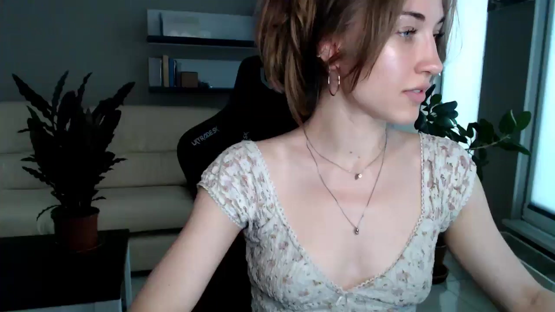 Gallery image thumbnail from GalaxyAnisia's myfreecams stream on, 06/10/2025, 16:54 image 13 of 20