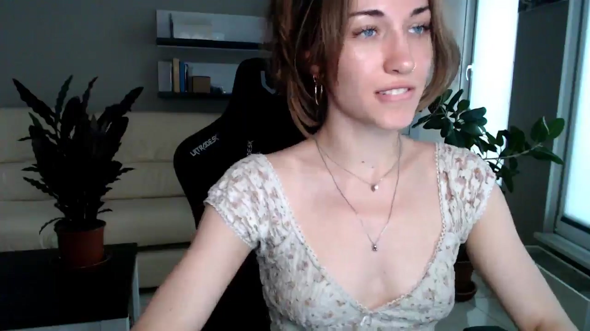 Gallery image thumbnail from GalaxyAnisia's myfreecams stream on, 06/10/2025, 16:54 image 12 of 20