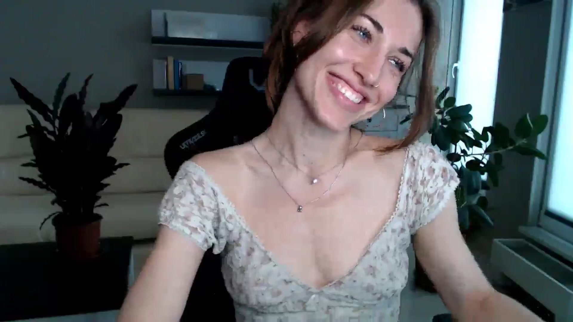 Gallery image thumbnail from GalaxyAnisia's myfreecams stream on, 06/10/2025, 16:54 image 4 of 20