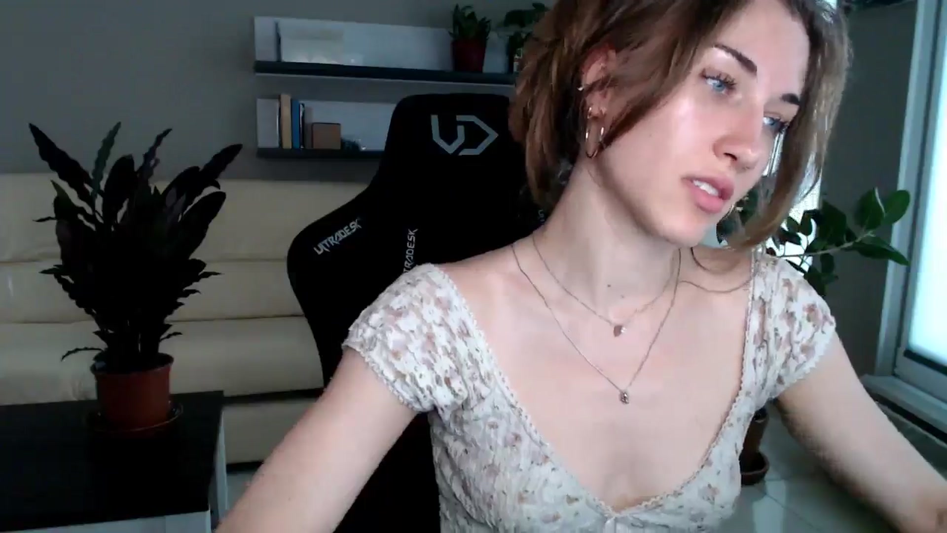 Gallery image thumbnail from GalaxyAnisia's myfreecams stream on, 06/10/2025, 18:27 image 5 of 20