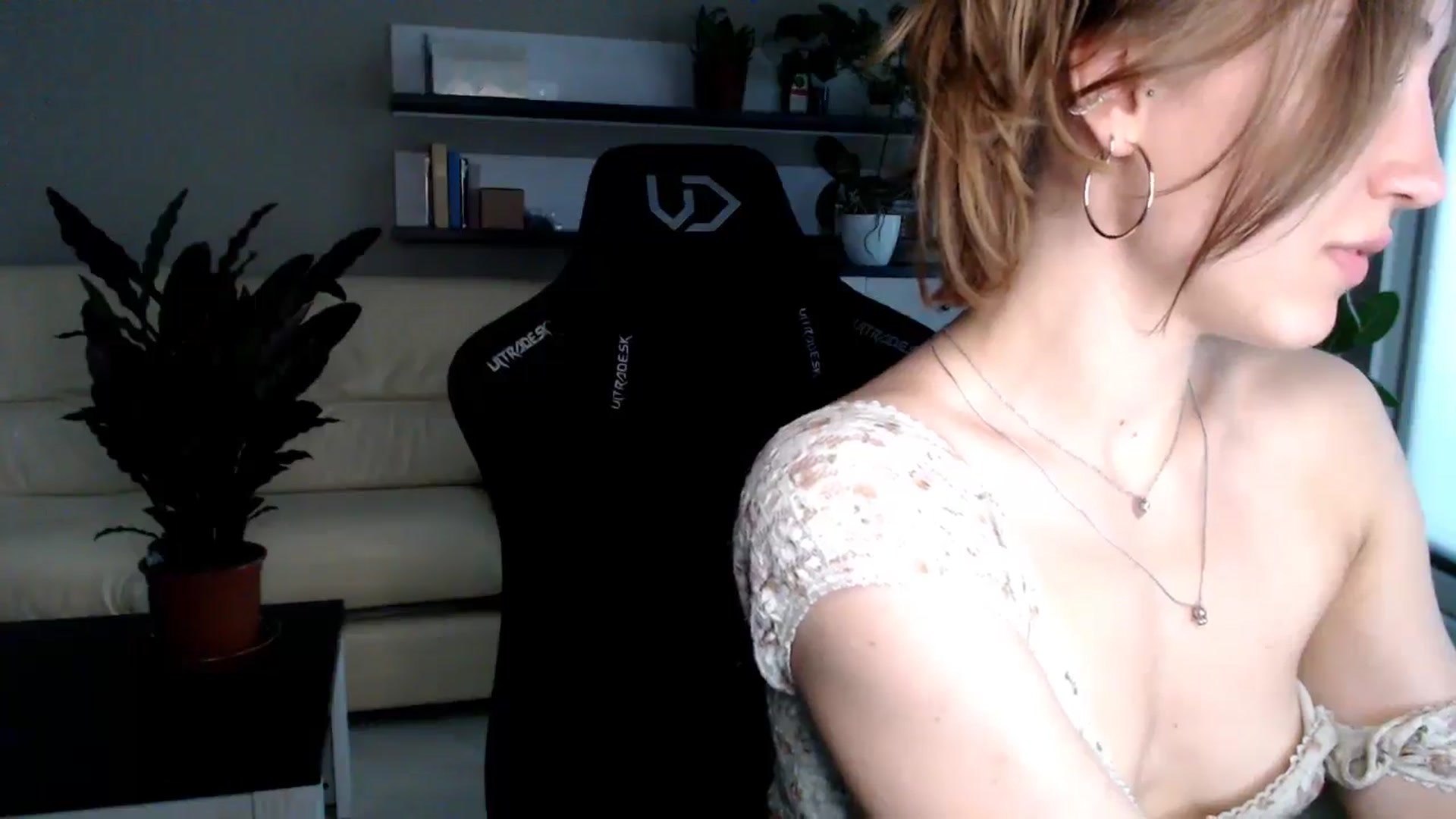 Gallery image thumbnail from GalaxyAnisia's myfreecams stream on, 06/10/2025, 18:27 image 11 of 20
