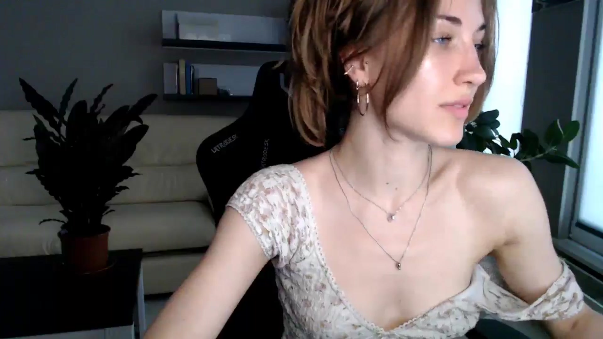 Gallery image thumbnail from GalaxyAnisia's myfreecams stream on, 06/10/2025, 18:27 image 10 of 20