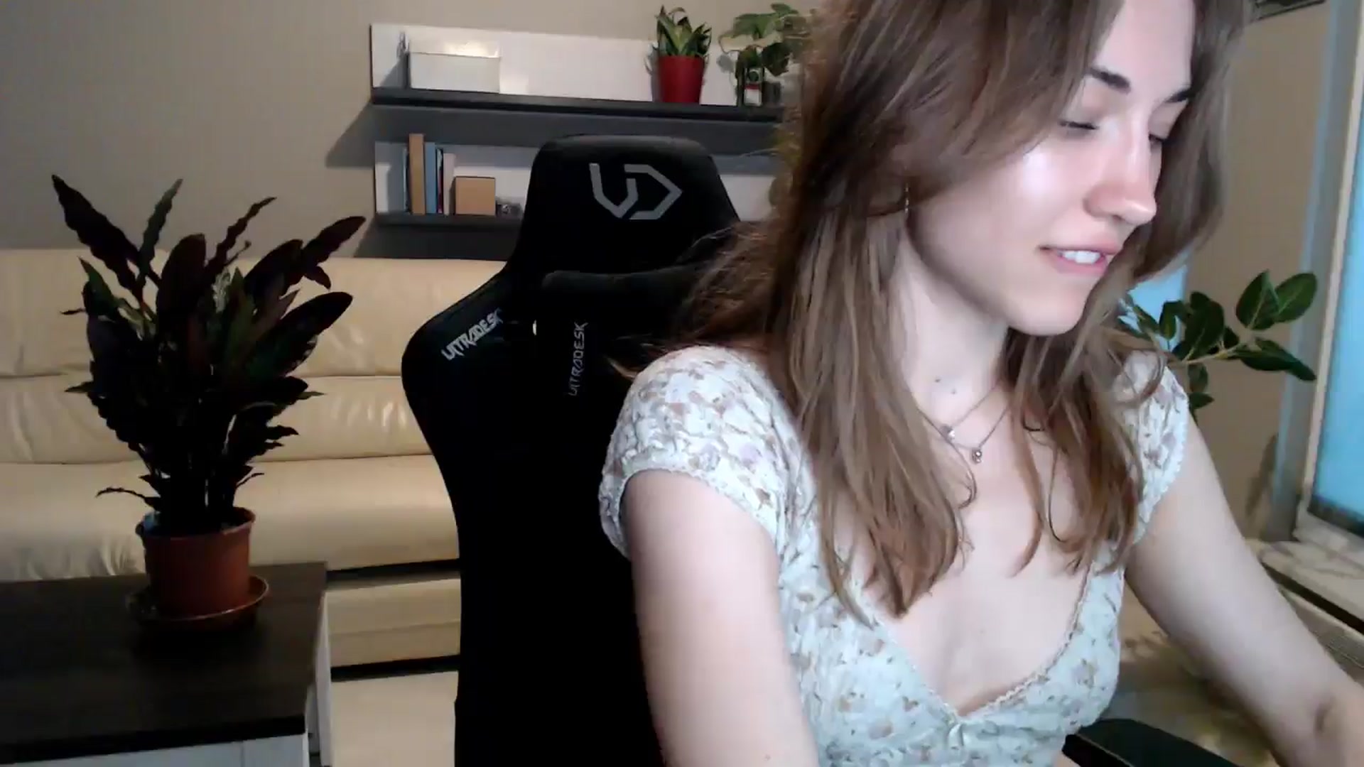 Gallery image thumbnail from GalaxyAnisia's myfreecams stream on, 06/10/2025, 18:27 image 16 of 20