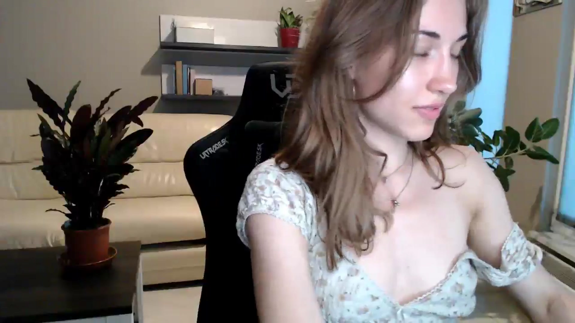 Gallery image thumbnail from GalaxyAnisia's myfreecams stream on, 06/10/2025, 18:27 image 18 of 20