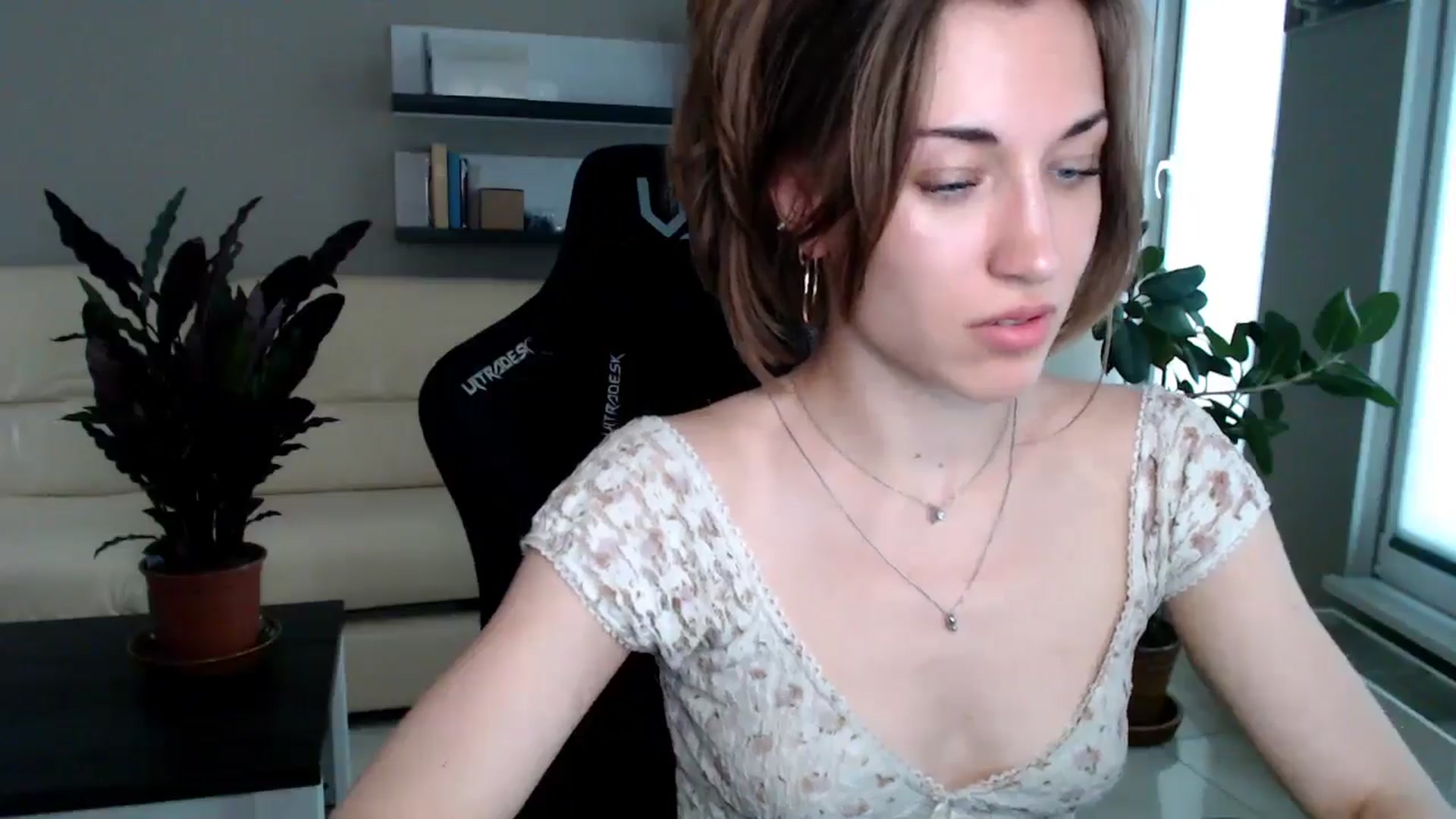 Gallery image thumbnail from GalaxyAnisia's myfreecams stream on, 06/10/2025, 18:27 image 4 of 20