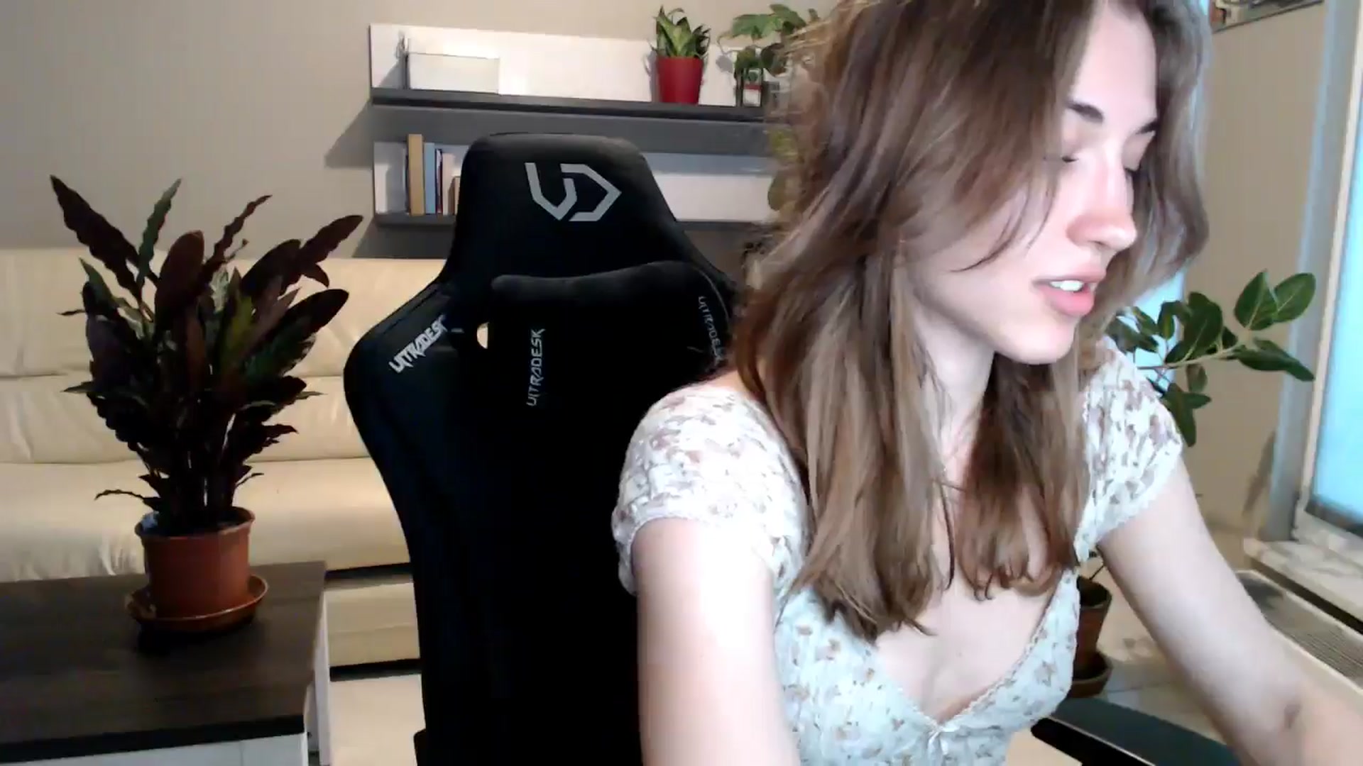 Gallery image thumbnail from GalaxyAnisia's myfreecams stream on, 06/10/2025, 18:27 image 14 of 20