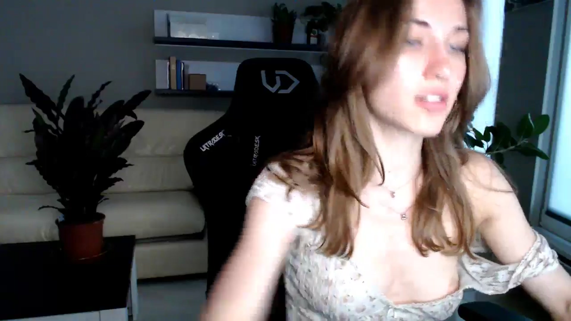 Gallery image thumbnail from GalaxyAnisia's myfreecams stream on, 06/10/2025, 18:27 image 13 of 20