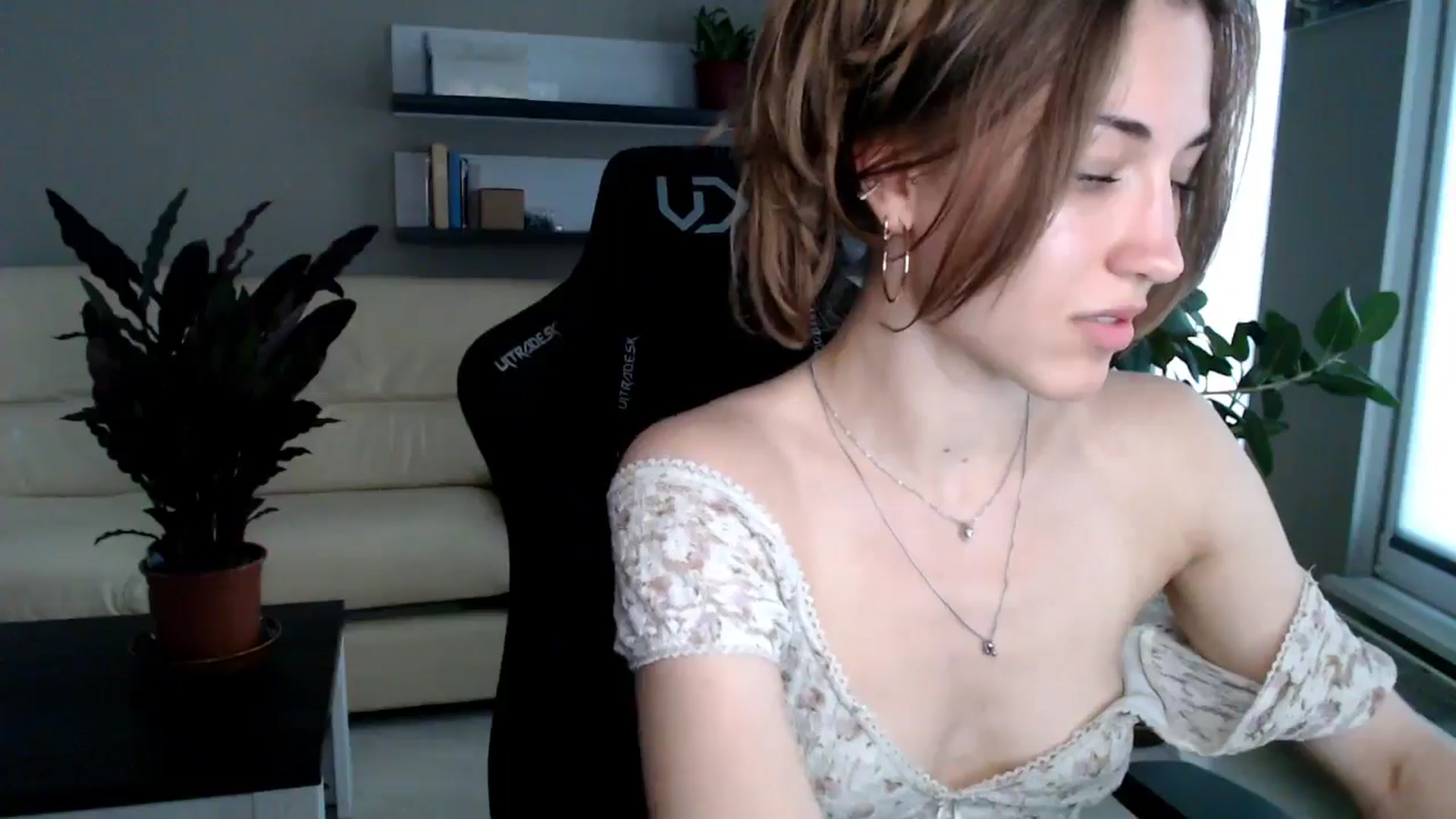 Gallery image thumbnail from GalaxyAnisia's myfreecams stream on, 06/10/2025, 18:27 image 9 of 20