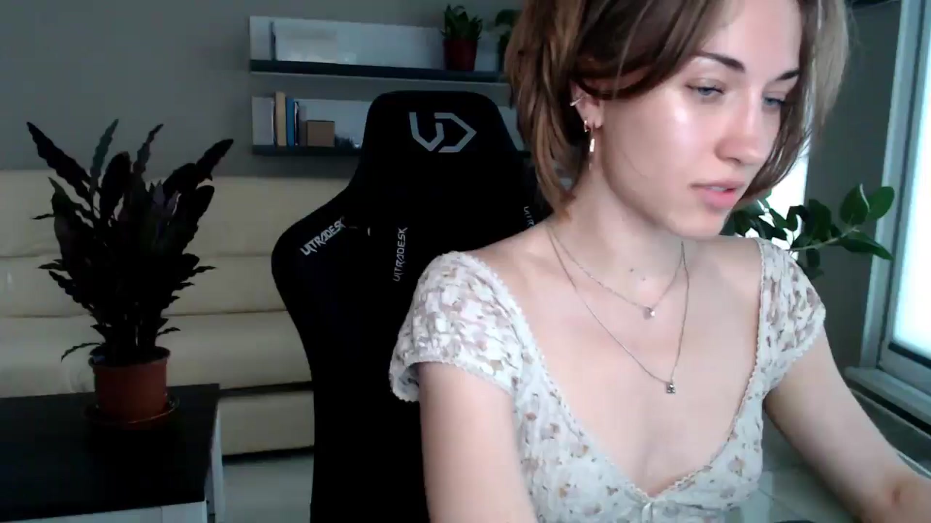 Gallery image thumbnail from GalaxyAnisia's myfreecams stream on, 06/10/2025, 18:27 image 1 of 20