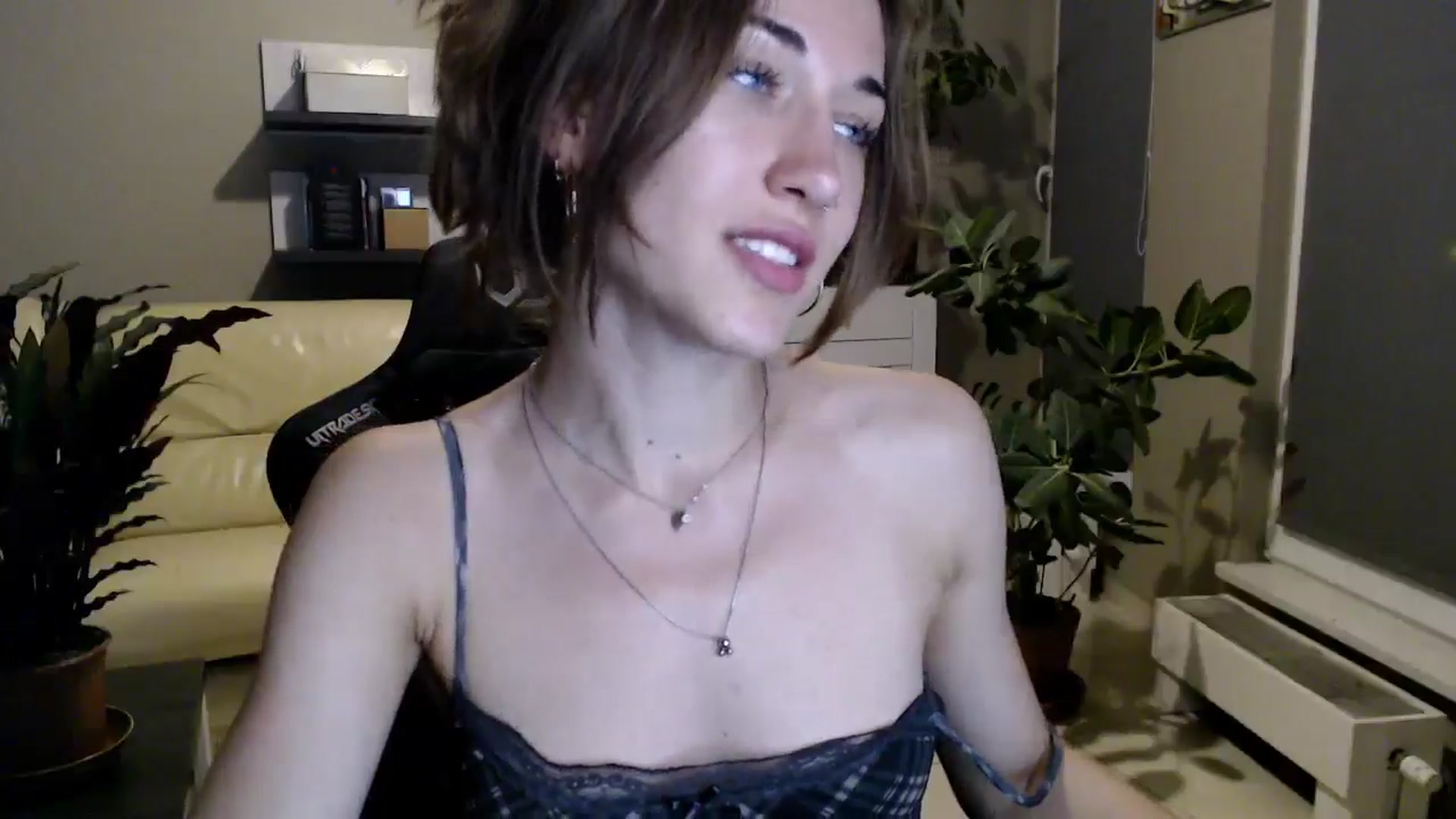 Gallery image thumbnail from GalaxyAnisia's myfreecams stream on, 06/19/2025, 19:59 image 6 of 20