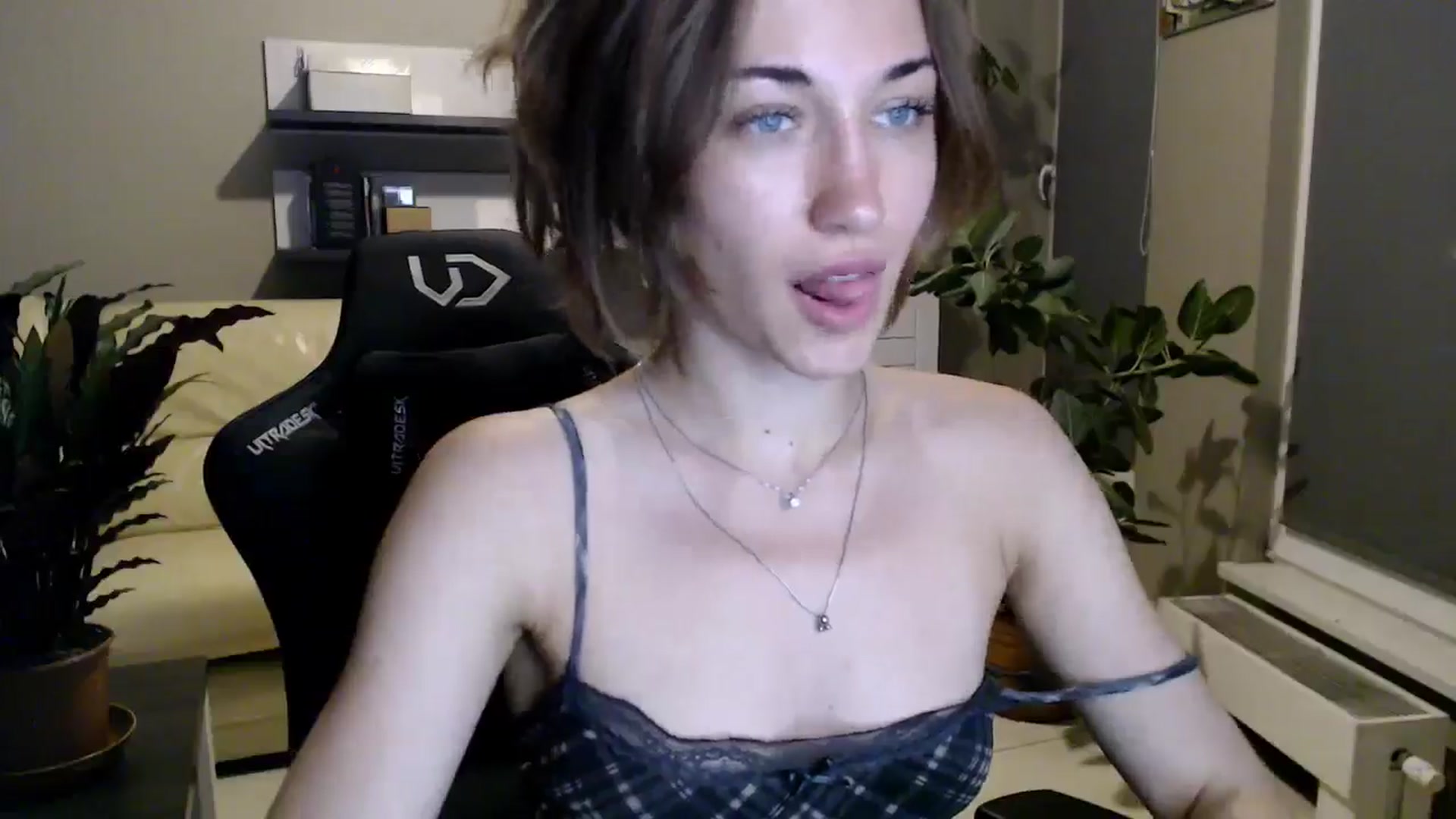 Gallery image thumbnail from GalaxyAnisia's myfreecams stream on, 06/19/2025, 19:59 image 11 of 20