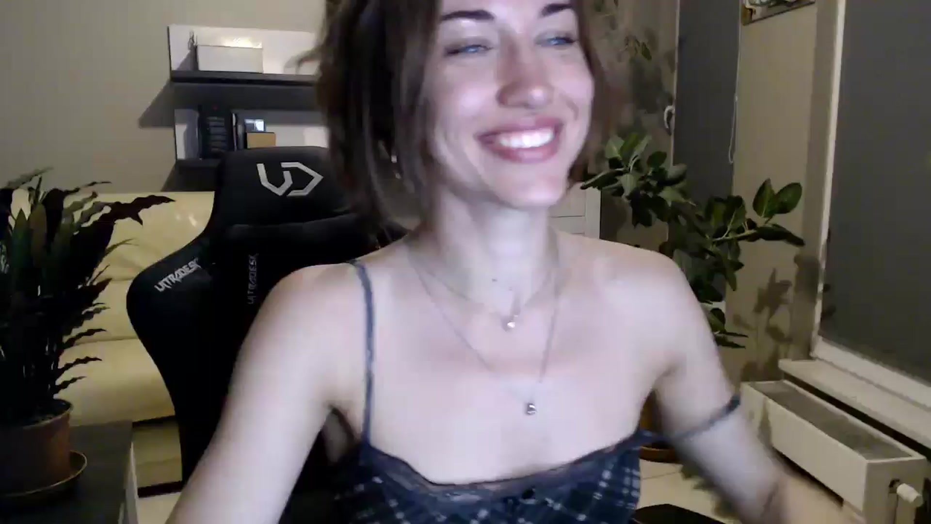 Gallery image thumbnail from GalaxyAnisia's myfreecams stream on, 06/19/2025, 19:59 image 17 of 20