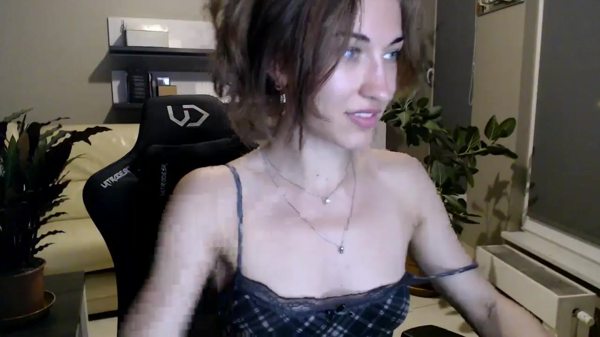 Gallery image thumbnail from GalaxyAnisia's myfreecams stream on, 06/19/2025, 19:59 image 10 of 20