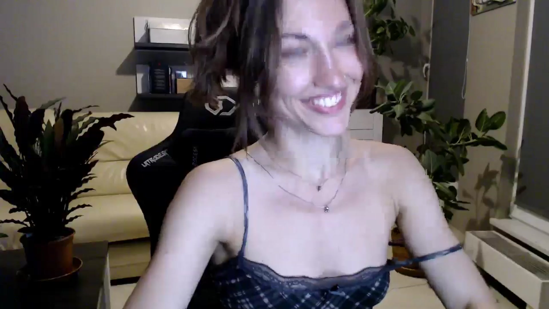 Gallery image thumbnail from GalaxyAnisia's myfreecams stream on, 06/19/2025, 21:01 image 3 of 20