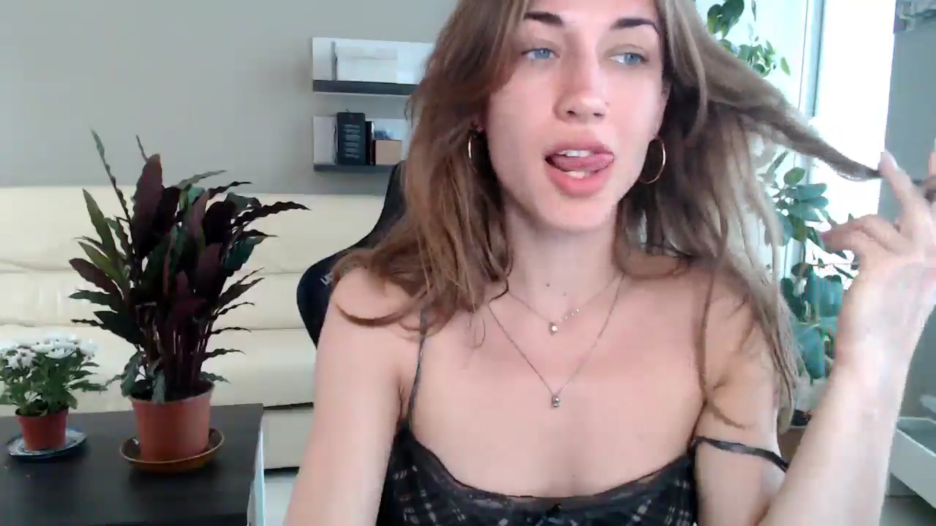 Gallery image thumbnail from GalaxyAnisia's myfreecams stream on, 06/20/2025, 16:16 image 11 of 20