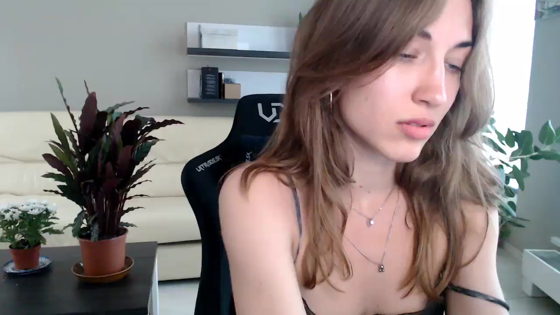 Gallery image thumbnail from GalaxyAnisia's myfreecams stream on, 06/20/2025, 16:16 image 15 of 20
