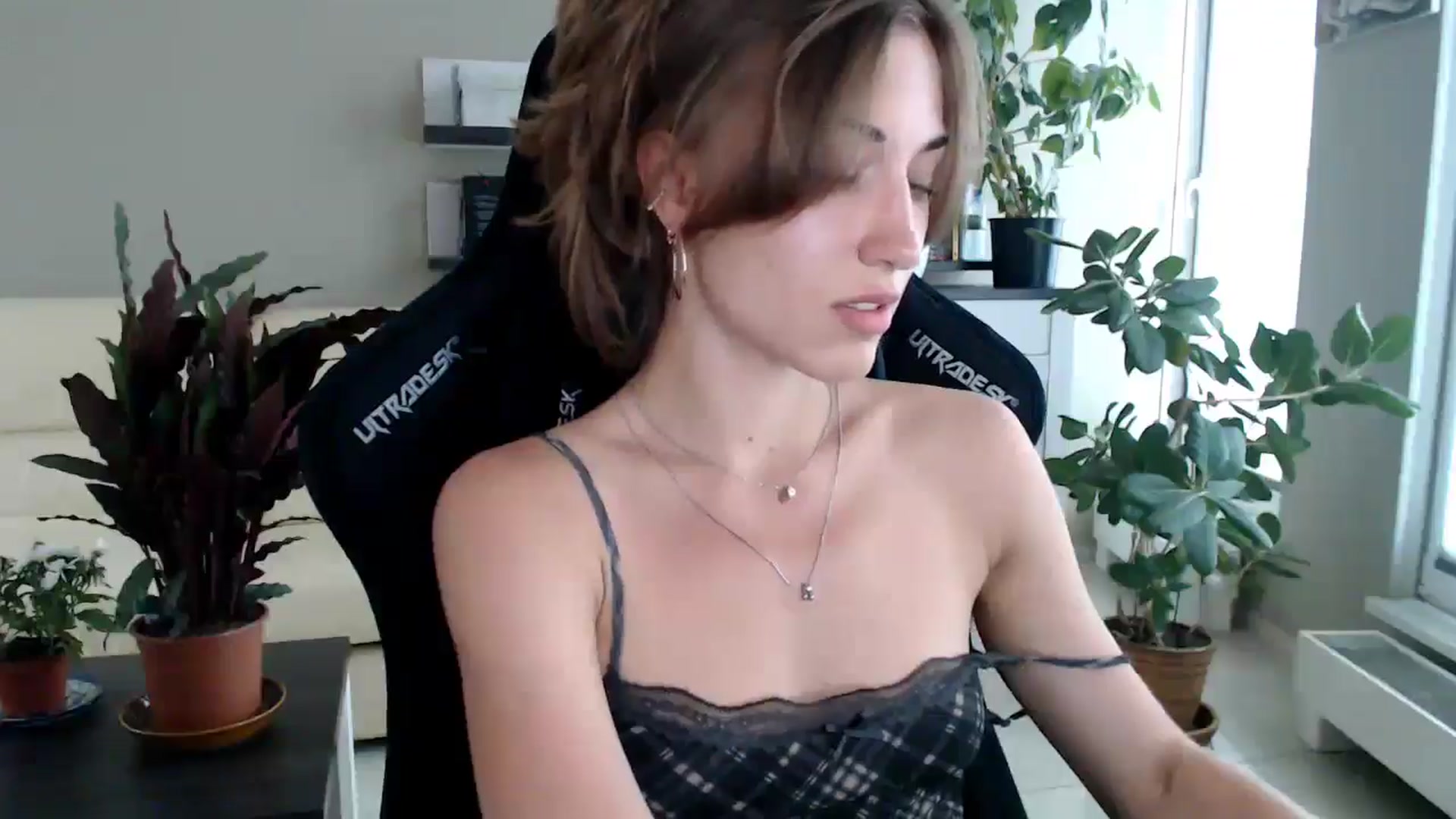 Gallery image thumbnail from GalaxyAnisia's myfreecams stream on, 06/24/2025, 16:26 image 13 of 20