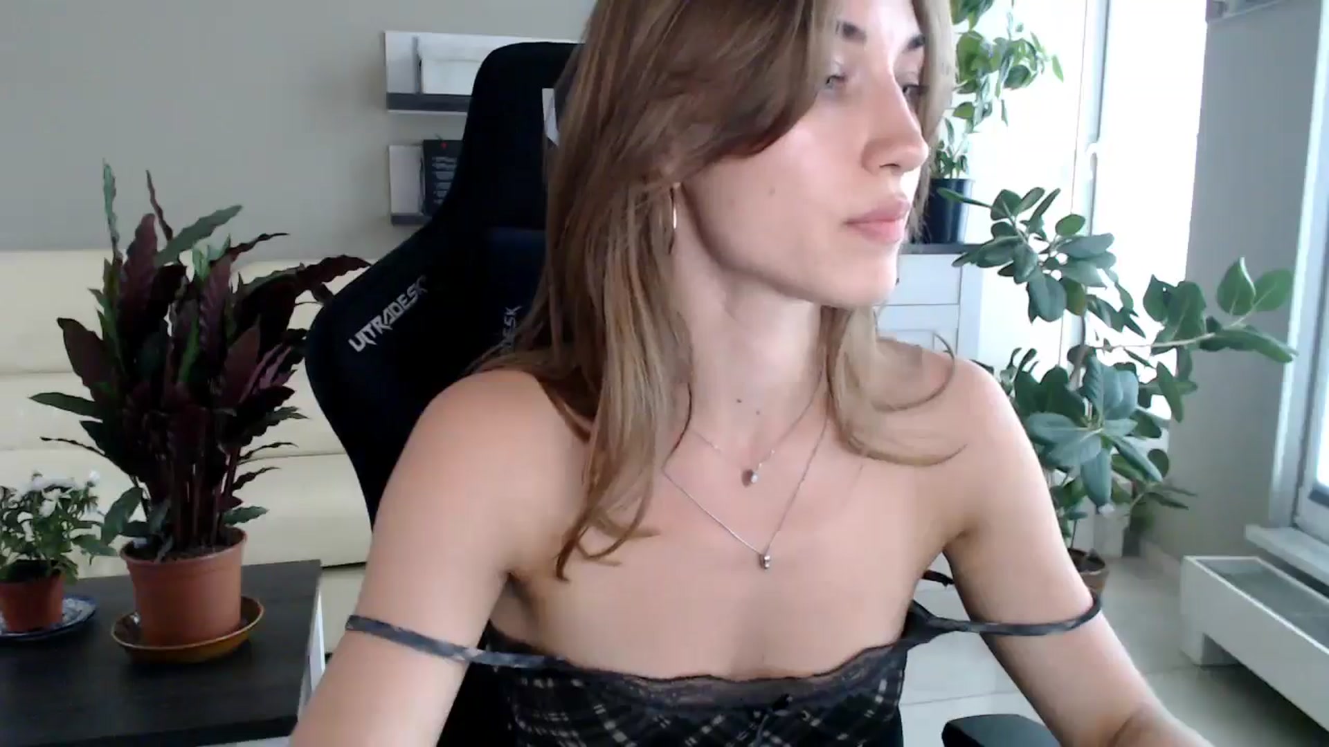 Gallery image thumbnail from GalaxyAnisia's myfreecams stream on, 06/24/2025, 16:26 image 19 of 20