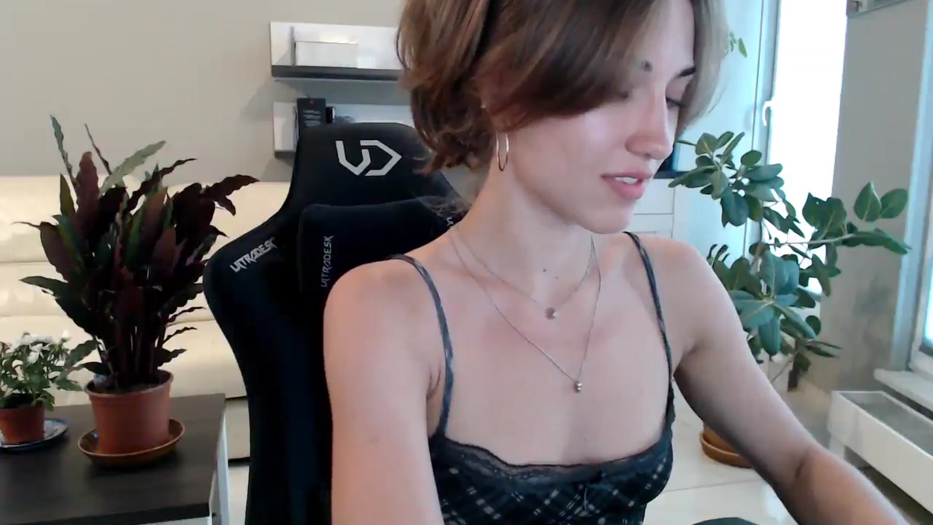 Gallery image thumbnail from GalaxyAnisia's myfreecams stream on, 06/24/2025, 17:39 image 8 of 20