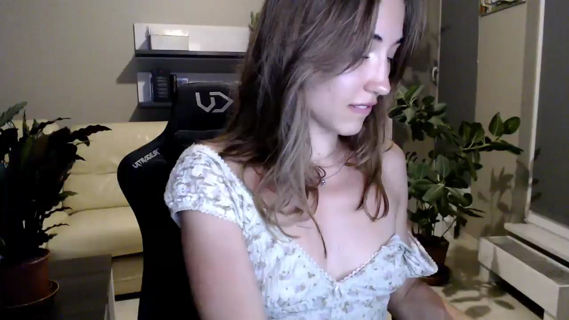 Gallery image thumbnail from GalaxyAnisia's myfreecams stream on, 06/25/2025, 21:35 image 19 of 20
