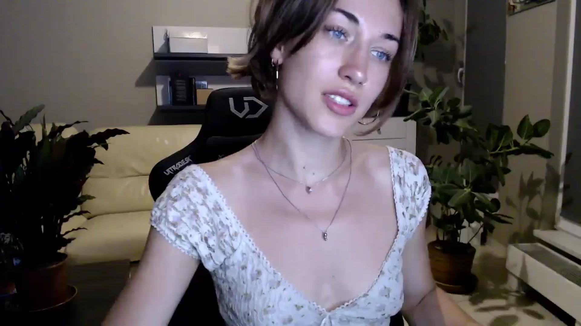 Gallery image thumbnail from GalaxyAnisia's myfreecams stream on, 06/25/2025, 21:35 image 3 of 20