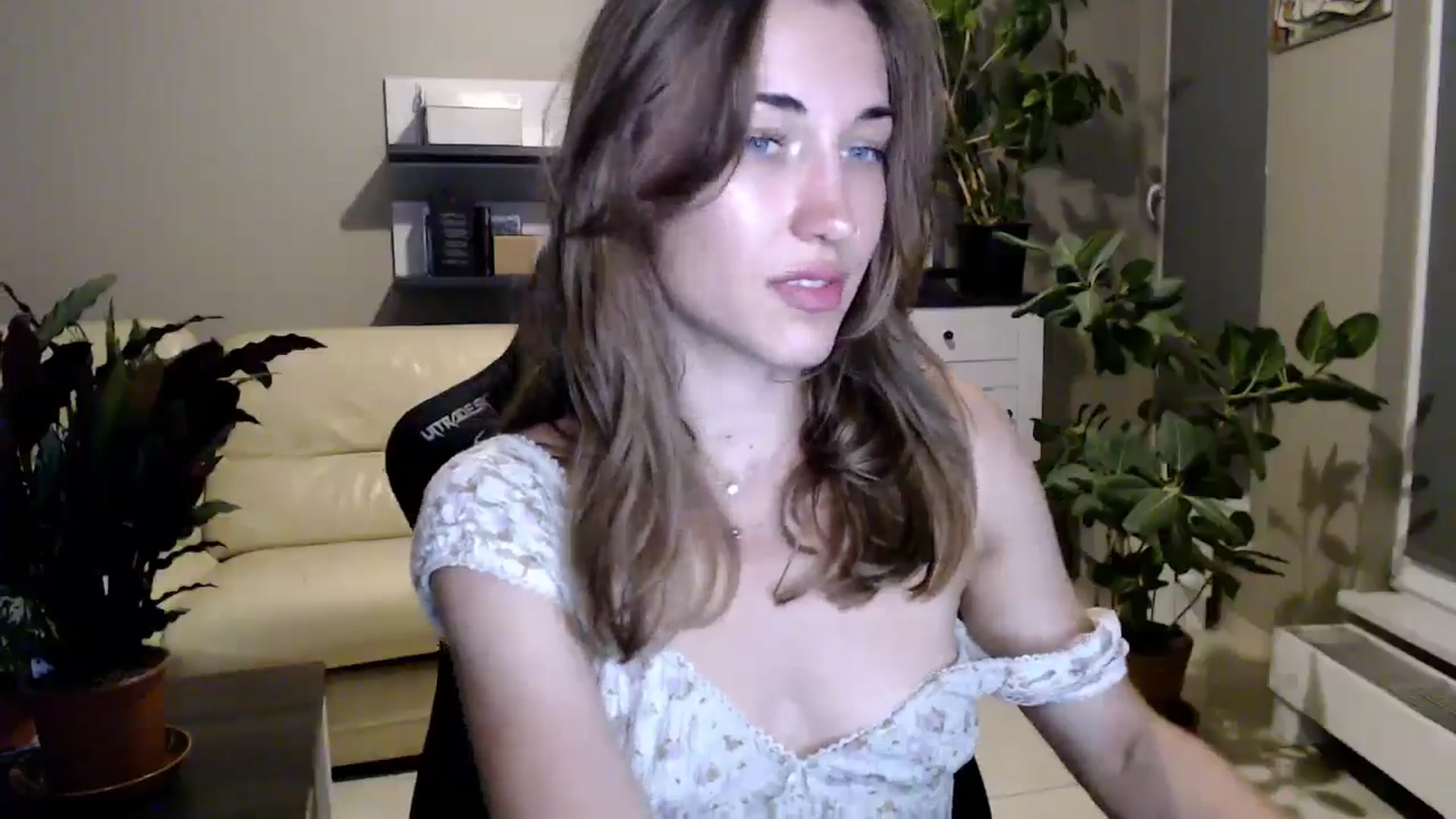 Gallery image thumbnail from GalaxyAnisia's myfreecams stream on, 06/25/2025, 21:35 image 11 of 20