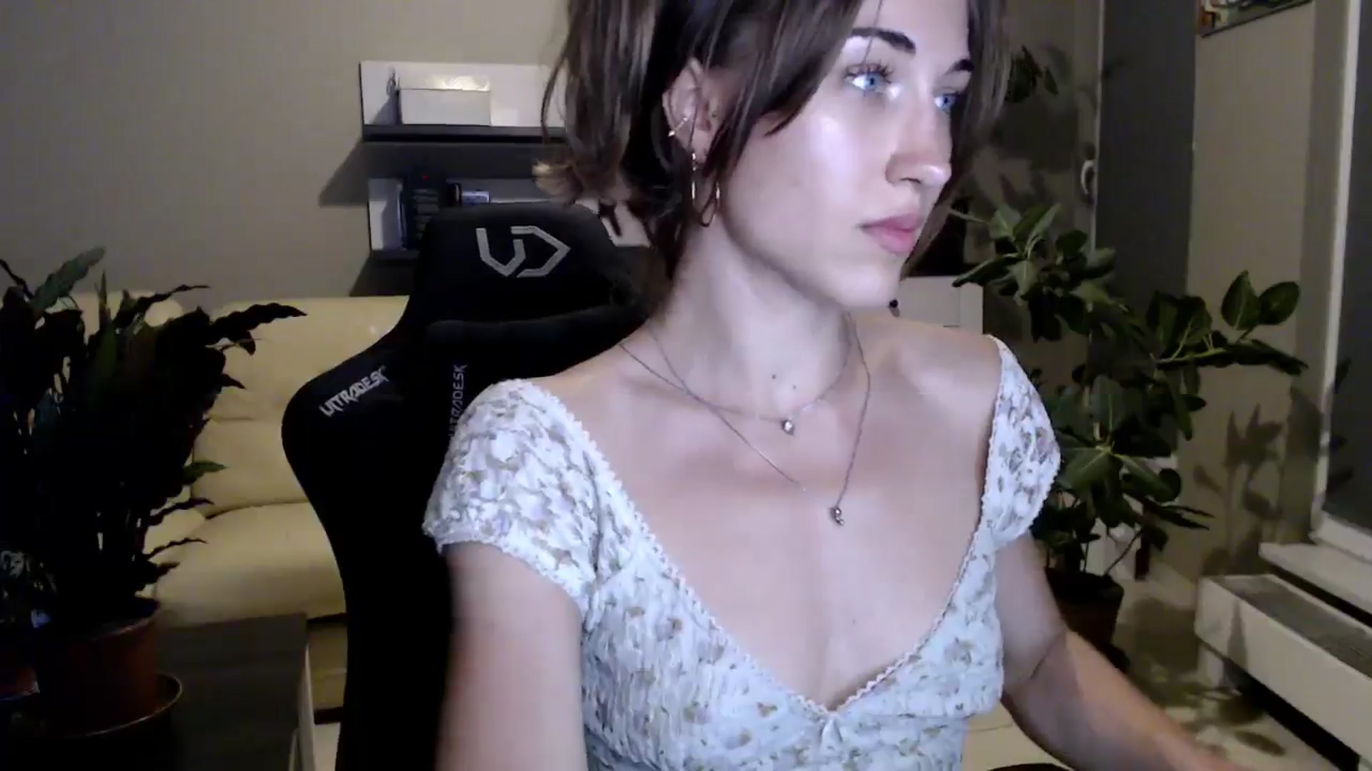 Gallery image thumbnail from GalaxyAnisia's myfreecams stream on, 06/25/2025, 21:35 image 5 of 20